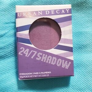 Urban Decay 24/7 purple eyeshadow Free Bird, NWT